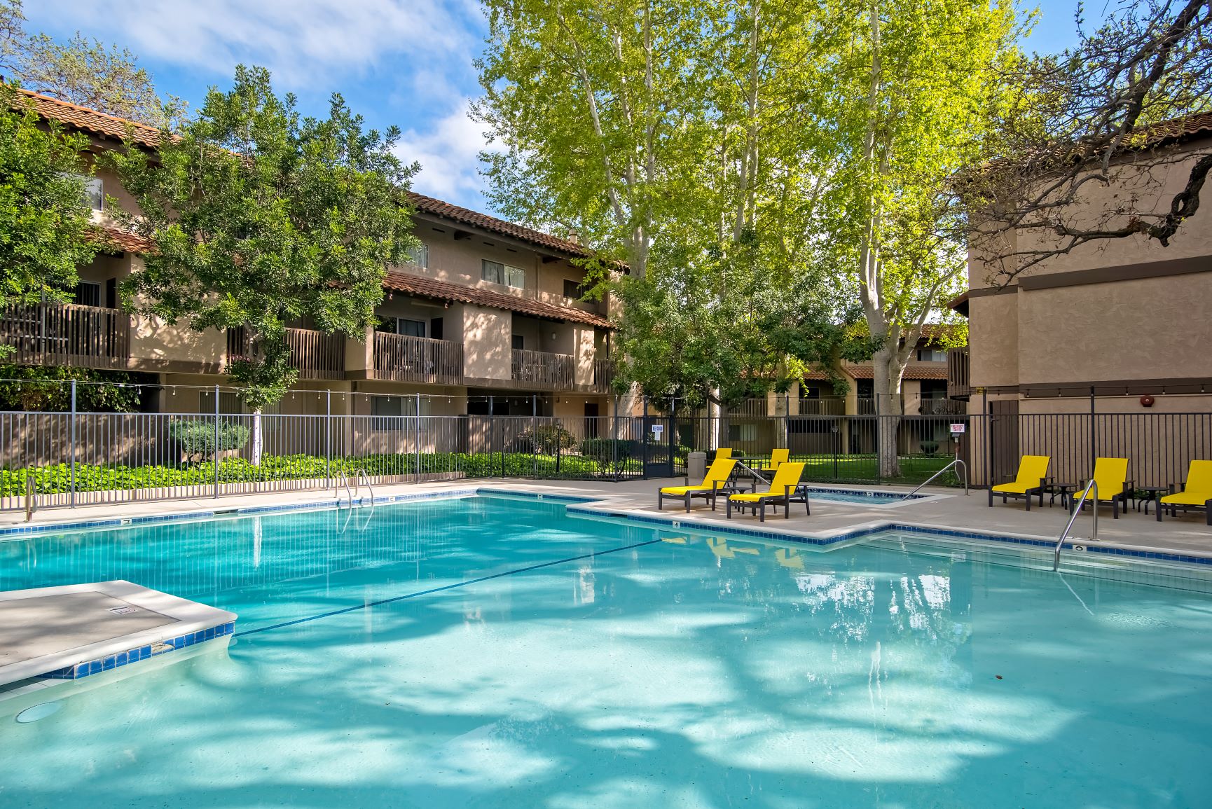 1 & 2 Bedroom Apartments in Thousand Oaks Wilbur Oaks